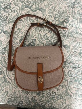 Dooney & Bourke Beige Woven Crossbody with Tan Leather Trim, light grey